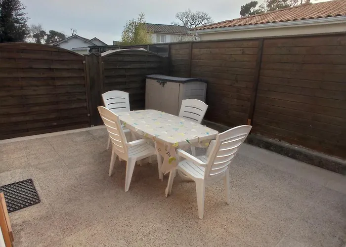 Holiday home Maison A 600 M De La